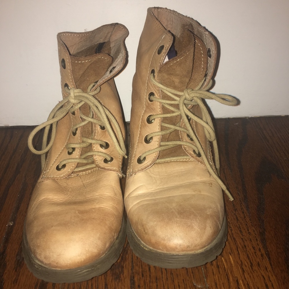 Super cute boots